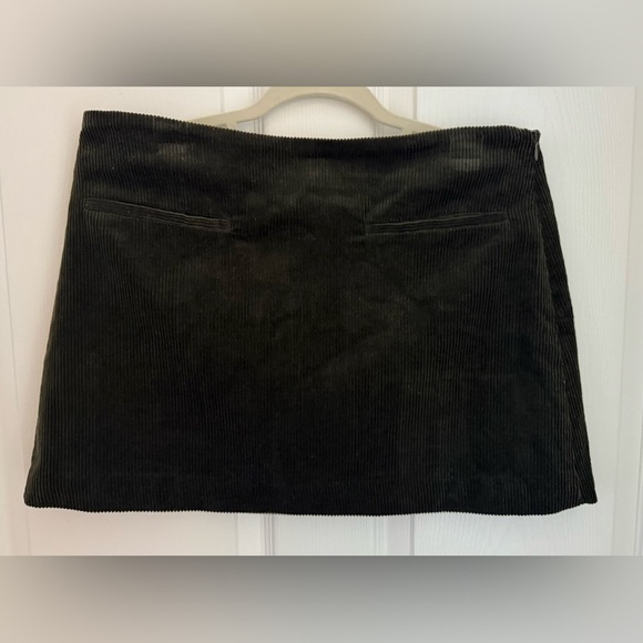 ZARA WOMEN’S GREEN CORDUROY SKIRT SIZE L - Picture 1 of 7